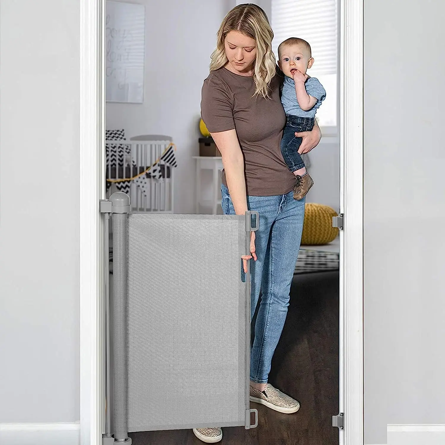 Retractable gate High Quality Adjustable Indoor Baby Safety Gate Retractable Metal Fence for Children