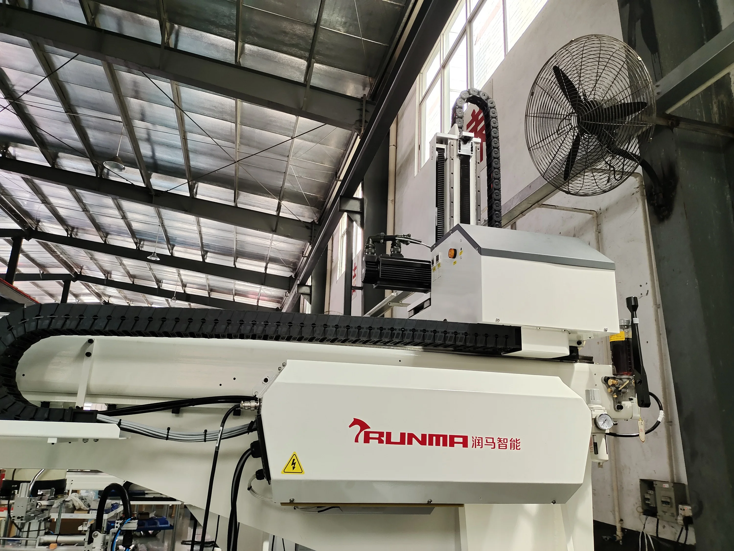 The high speed frame material handling robot Runma brand