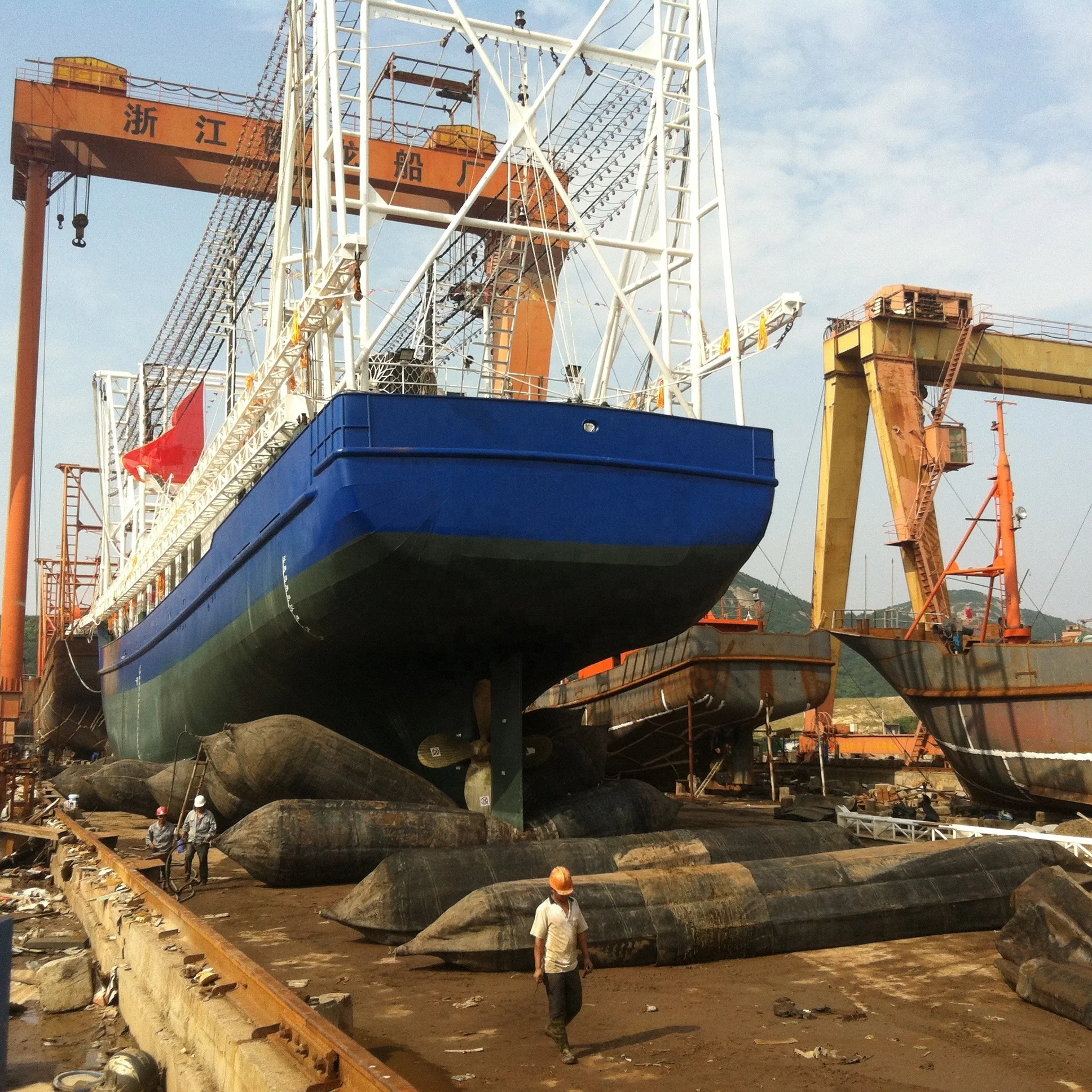 Certificated by DNV GL BV CCS LR Inflatable Marine Rubber Airbags Air Lift Bags Ships Boats Launching Landing Shipyard