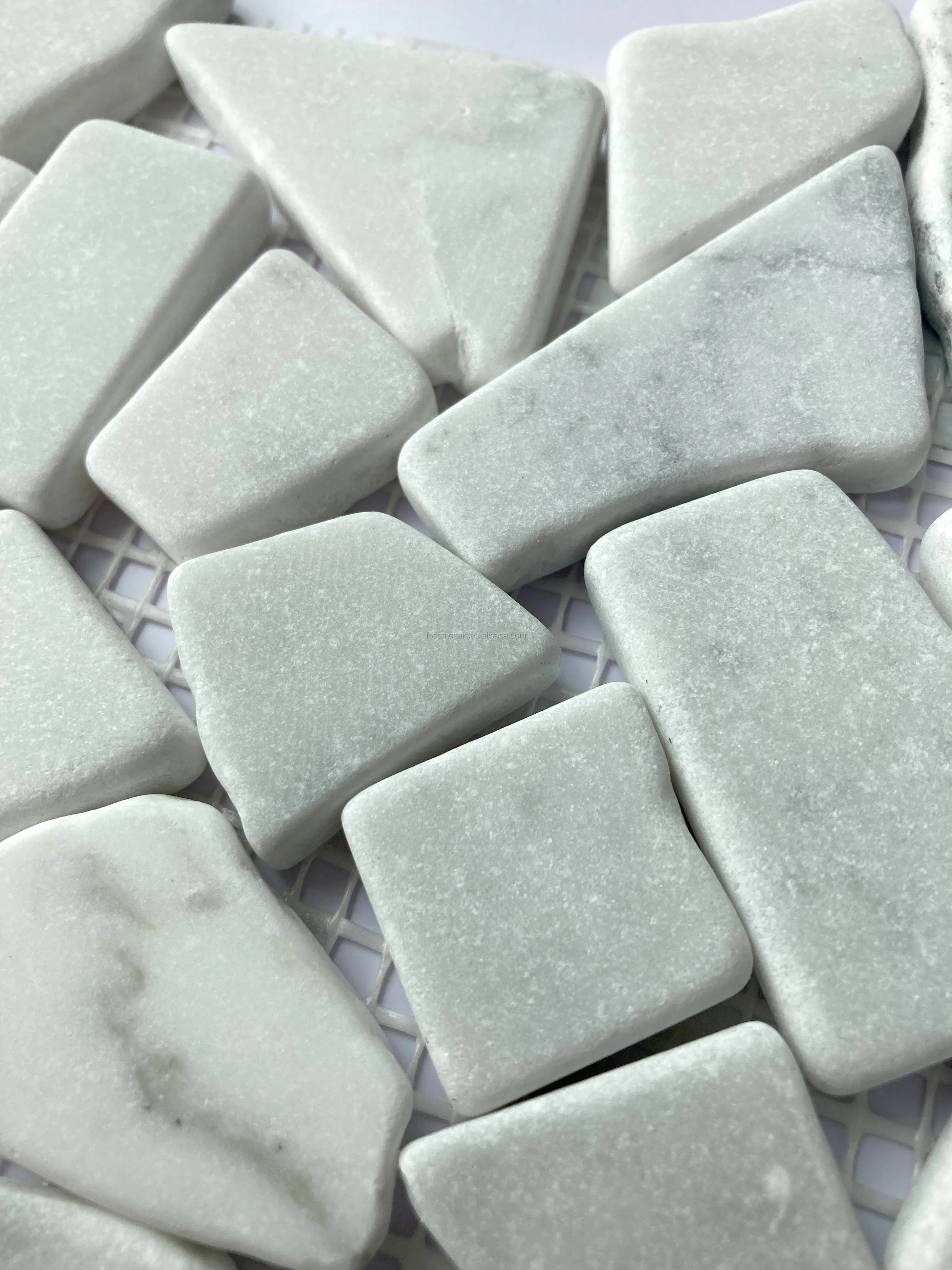 Hot Selling Free Style Marble Stone Tiles for Kitchen Bathroom Swimming Pool DIY Mosaic