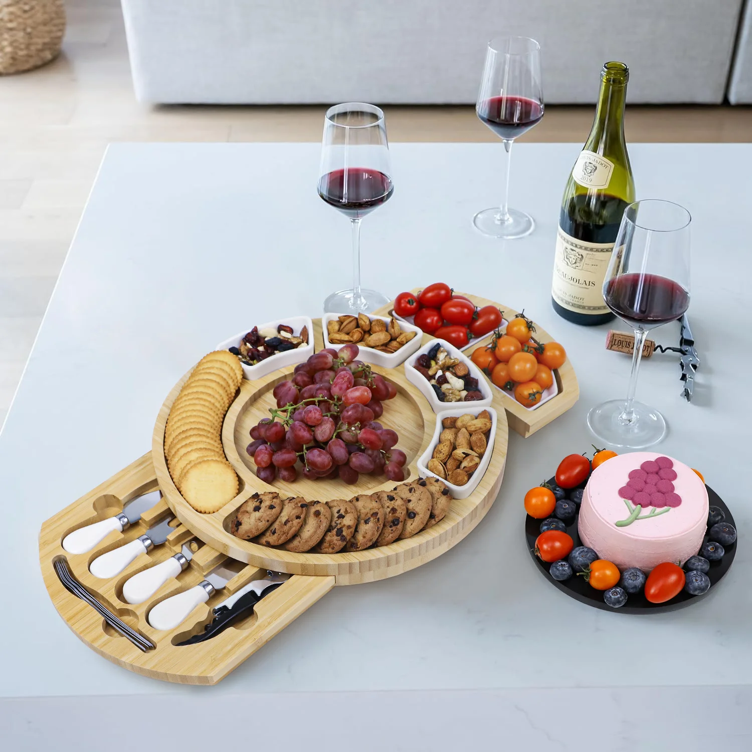GL Unique Design Expandable  Bamboo Cheese Charcuterie Board With Fruit Cheese Plates Trays And Knife Set