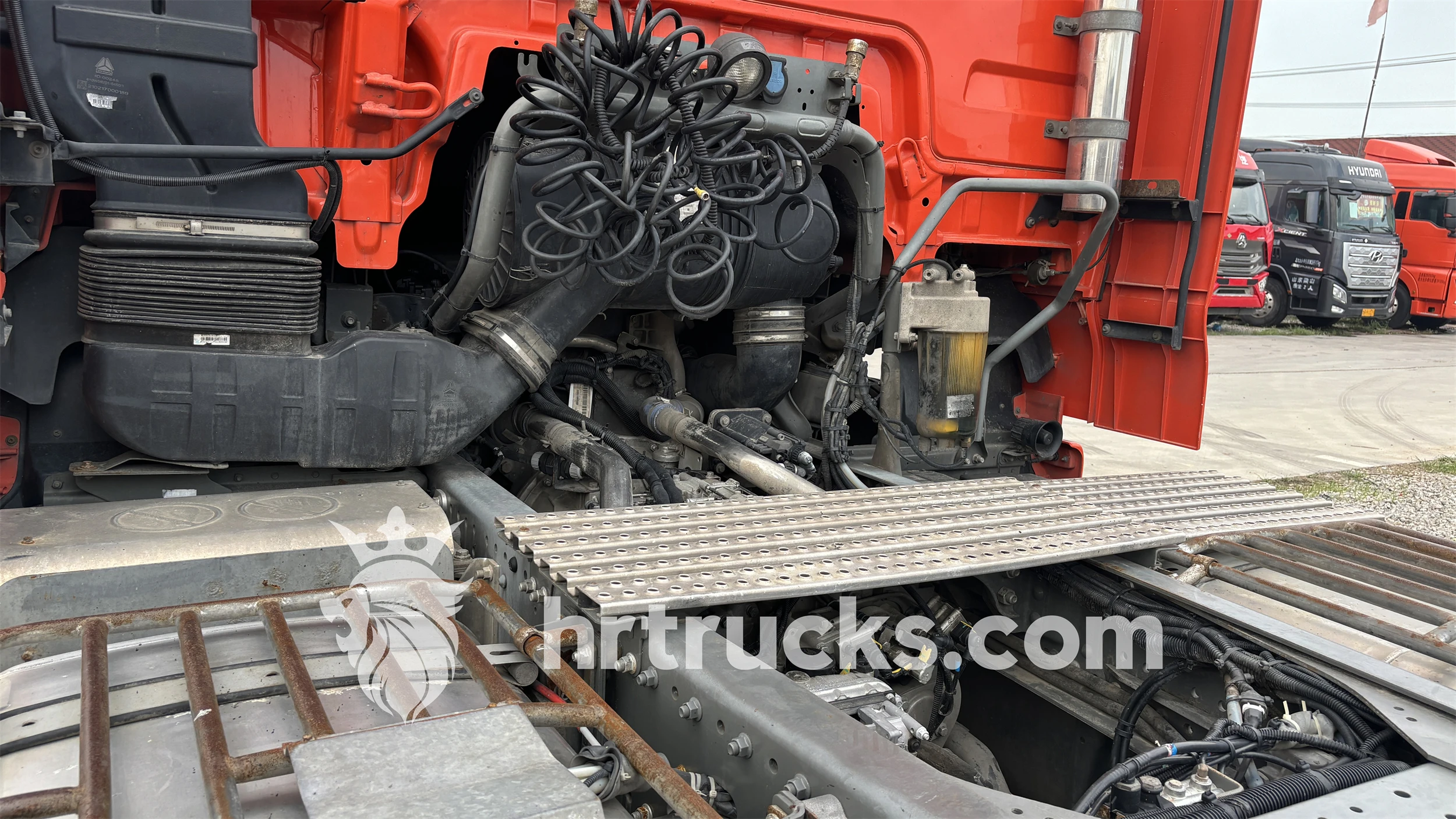 Second Hand SINOTRAK SITRAK 6x4 Diesel Engine Euro 2 Euro 3 Tractor Truck Low Price Traction Truck for Sale