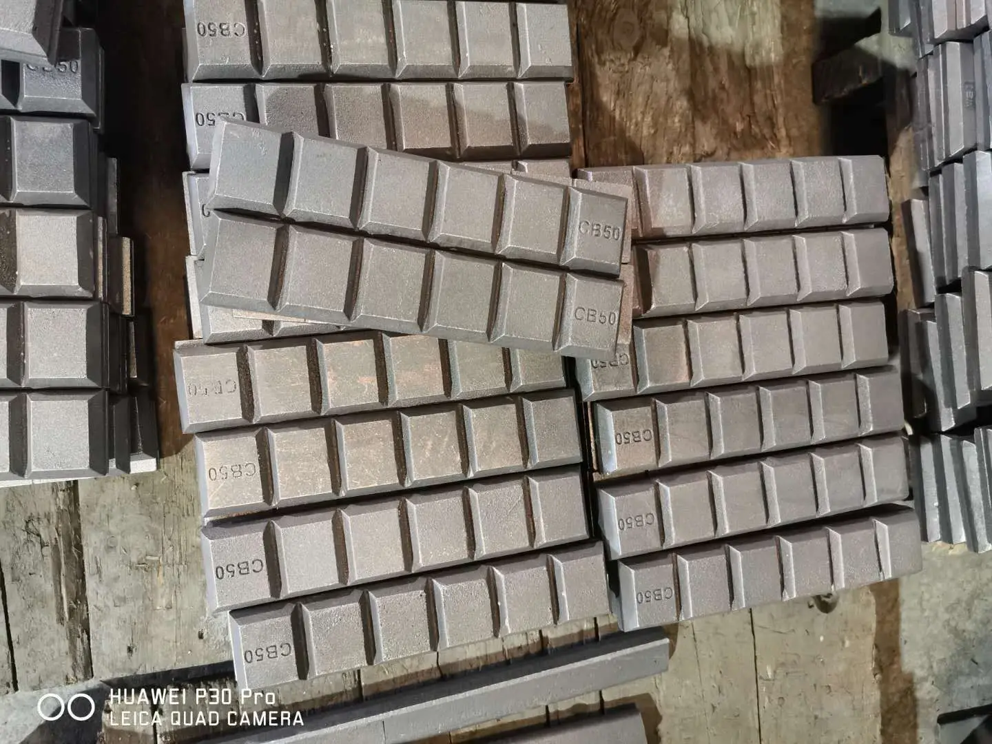 ASTM A532 с высоким содержанием хрома материал chocky Бар одежда на пуговицах; Одежда в форме пончика для ковша экскаватора