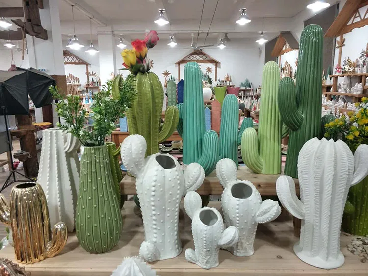 ceramic flower vase 1.JPG