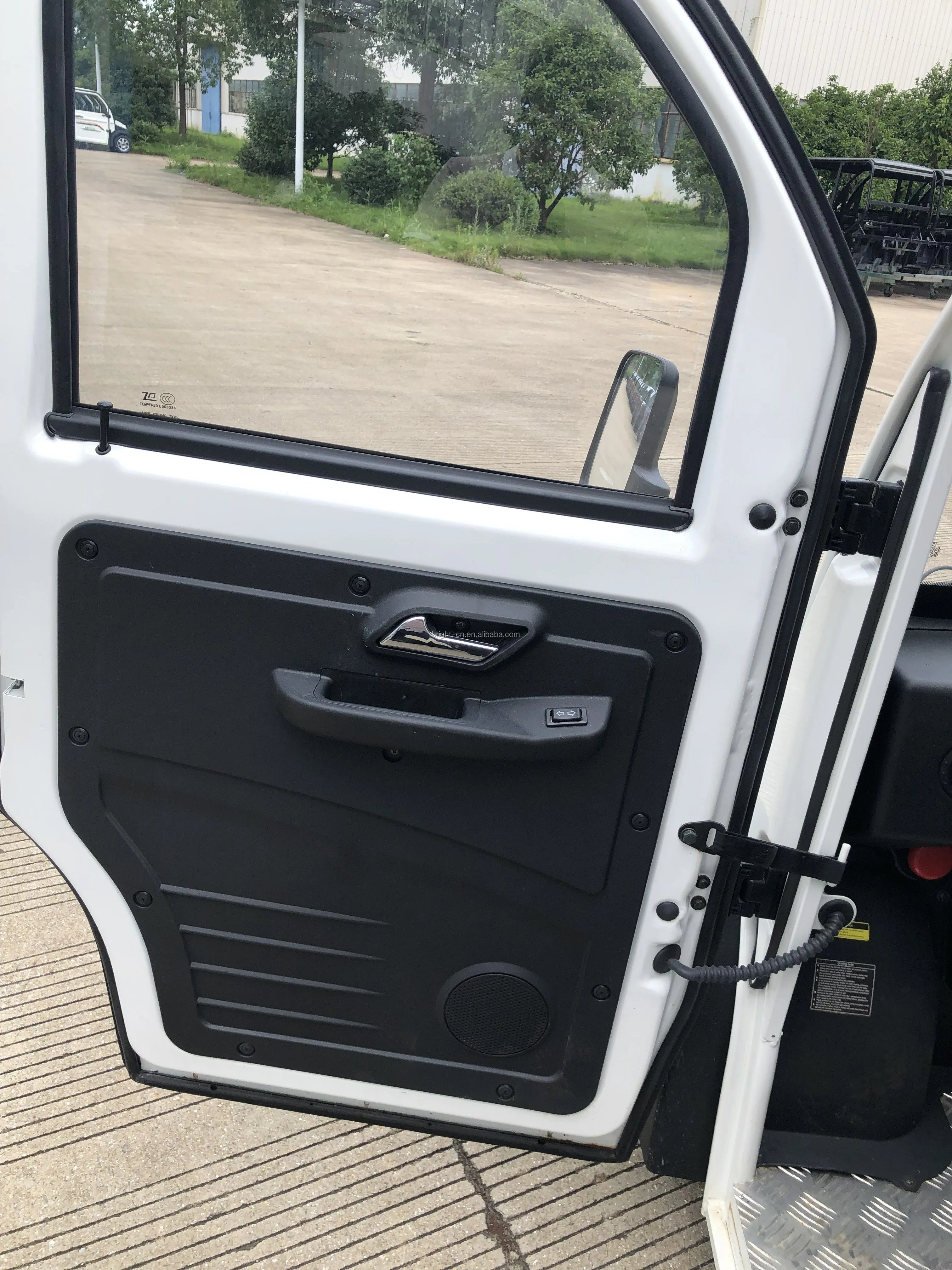 Hot Sale COC EEC Certificated Cargo Used Electric Car Truck Van Scooter Made in China