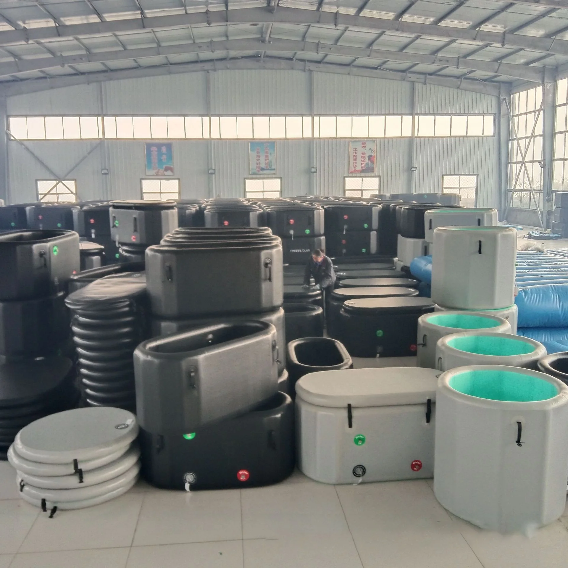 Portable Ice Bath Tub Cooling Water Therapy PVC Inflatable Cold Plunge Bath Ice Tubs for Adults Fitness Recovery