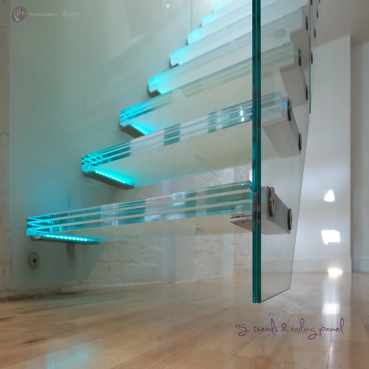 
Low Cost Interior Glass Floating Staircase Design 