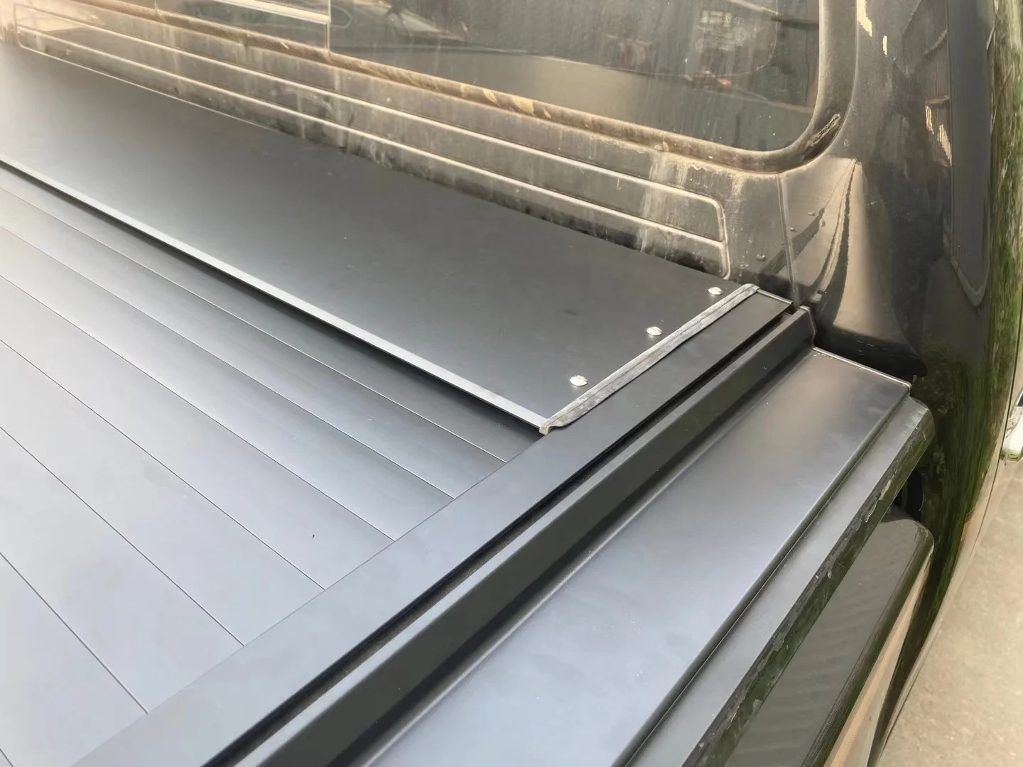 Hot Selling Retractable Tonneau Cover Pickup Truck Bed Lid for Nissan Frontier 2005-2024 5ft(60') Lockable Waterproof Tailbox