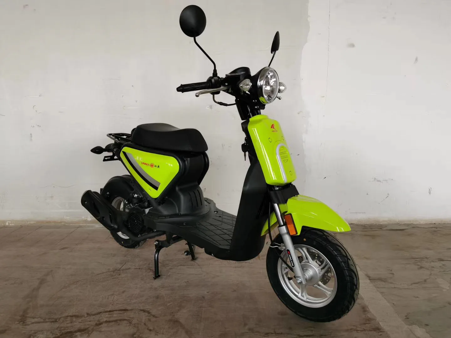 Hot sell mini legal gas moped 49cc city transportation gas mother scooter for sale adult