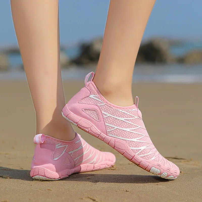 Hot selling beach swimming and wading shoes quick drying five finger yoga shoes, fitness snorkeling casual couple barefoot shoes