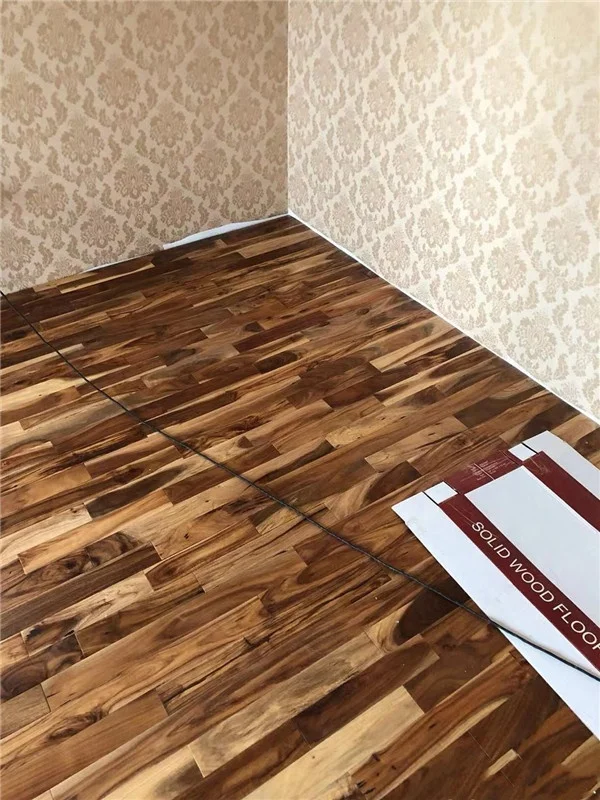 Natural Color Smooth Surface Short Leaf Acacia Hardwood Flooring