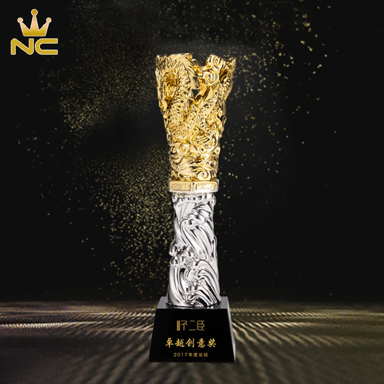 New Design Electroplated Gold Crown Trophy Award Hand Shake Trophy Souvenir Dragon Resin Crystal Trophy