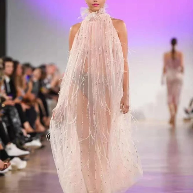 
 Фатиновая кружевная ткань ручной работы с вышивкой из бисера и французских перьев  