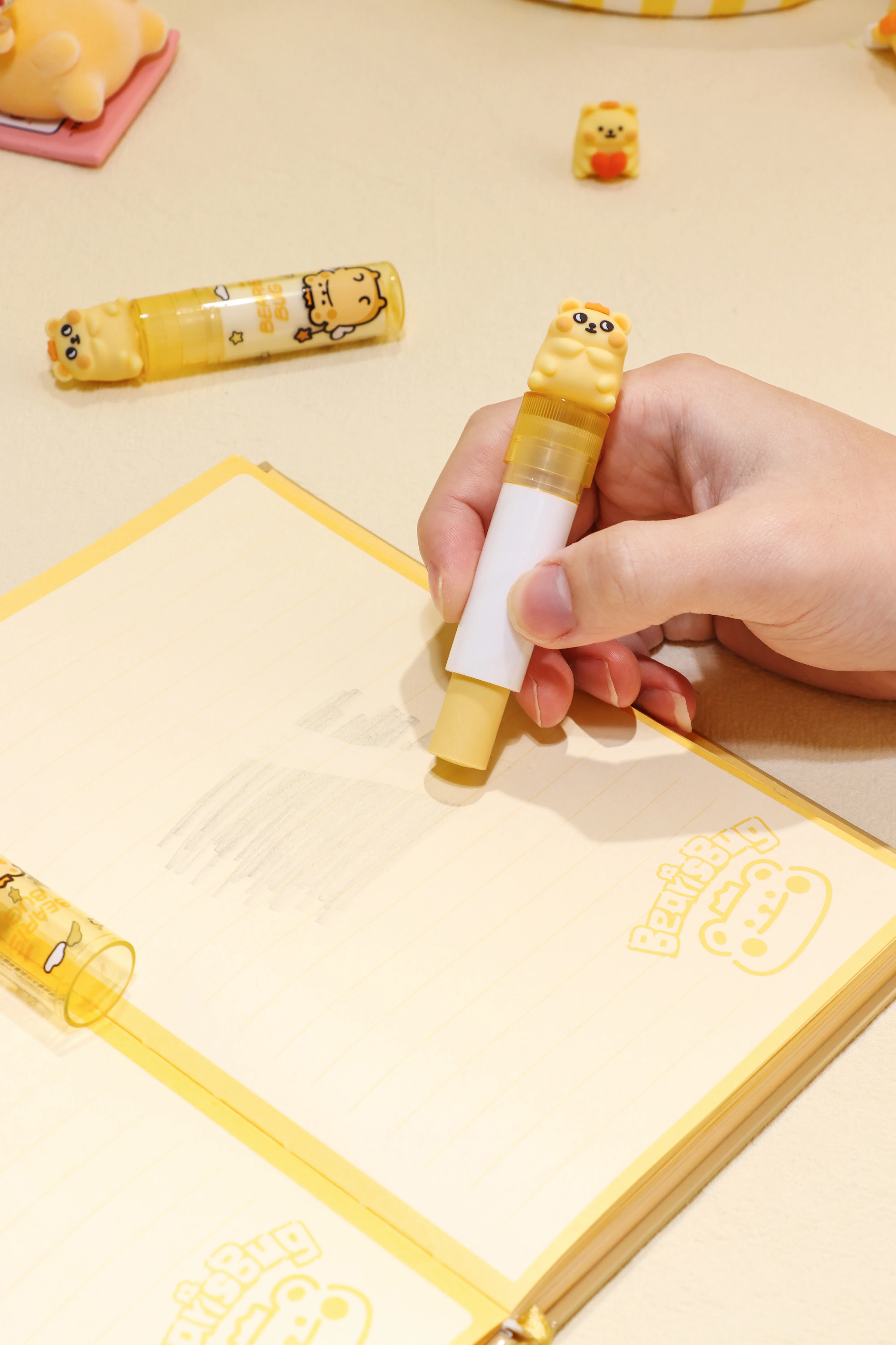 Manufacturer best selling school supplies children fancy cute kawaii 3d cute spiral bug bear  pencil eraser