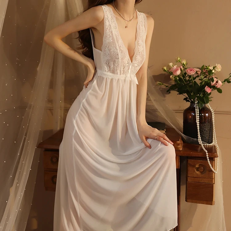 Women Long Wedding Night Dress Lace Perspective Gowns Vintage Nightgown Elegant Low-cut Nightdress Sleeveless Sleep Night Wear
