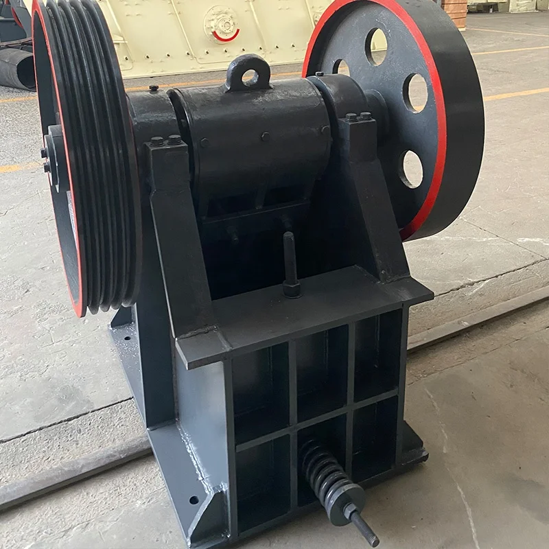 Small size mining clay soil concrete gravel brick crushing machine mini scale portable quarry rock stone jaw crusher plant price