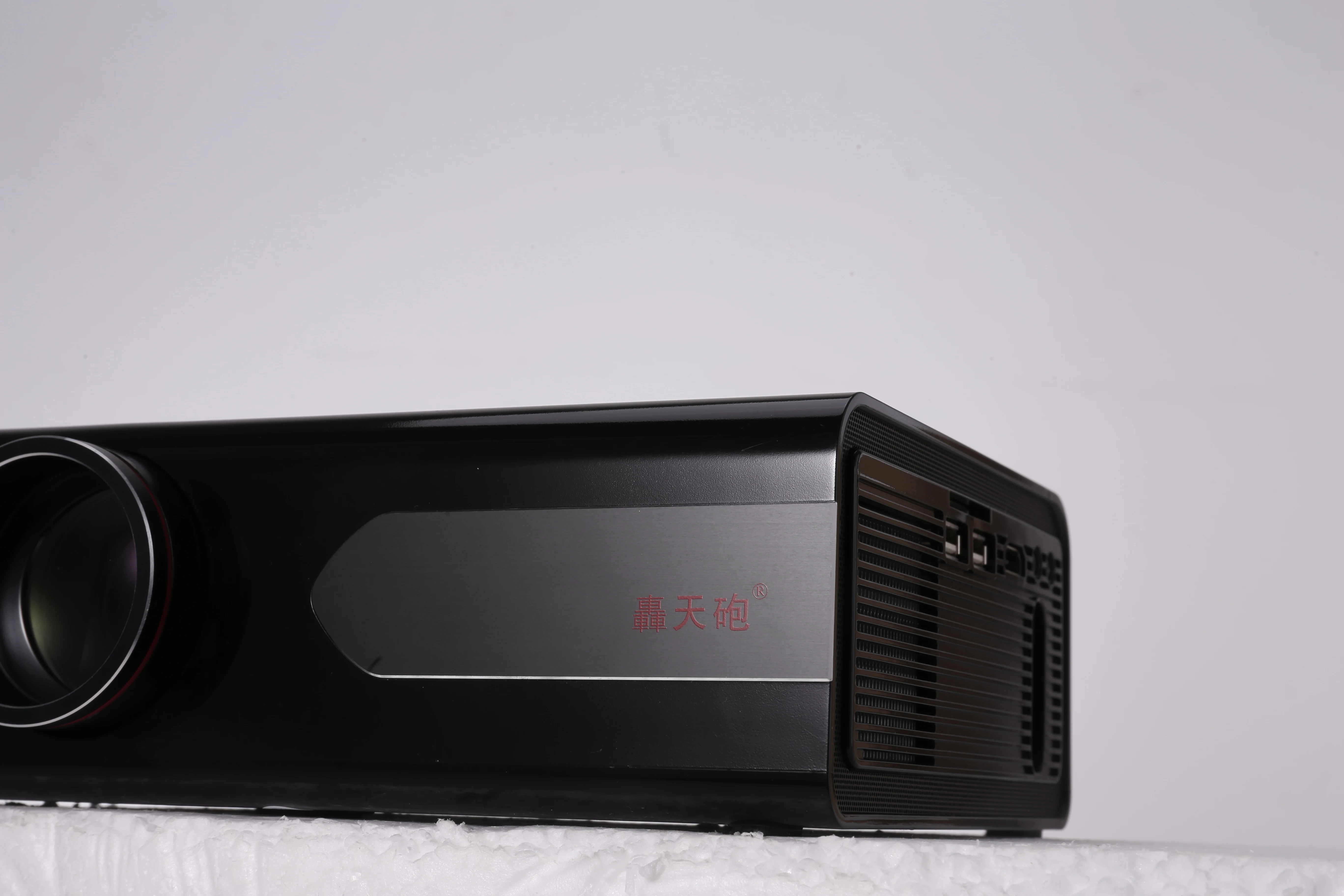 Home Theater led Projector HTP GP18 Full HD 720P 1500lumen High Brightness fashion design proyector  with mirroringcast Android