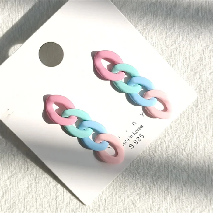 chain earrings (7).png