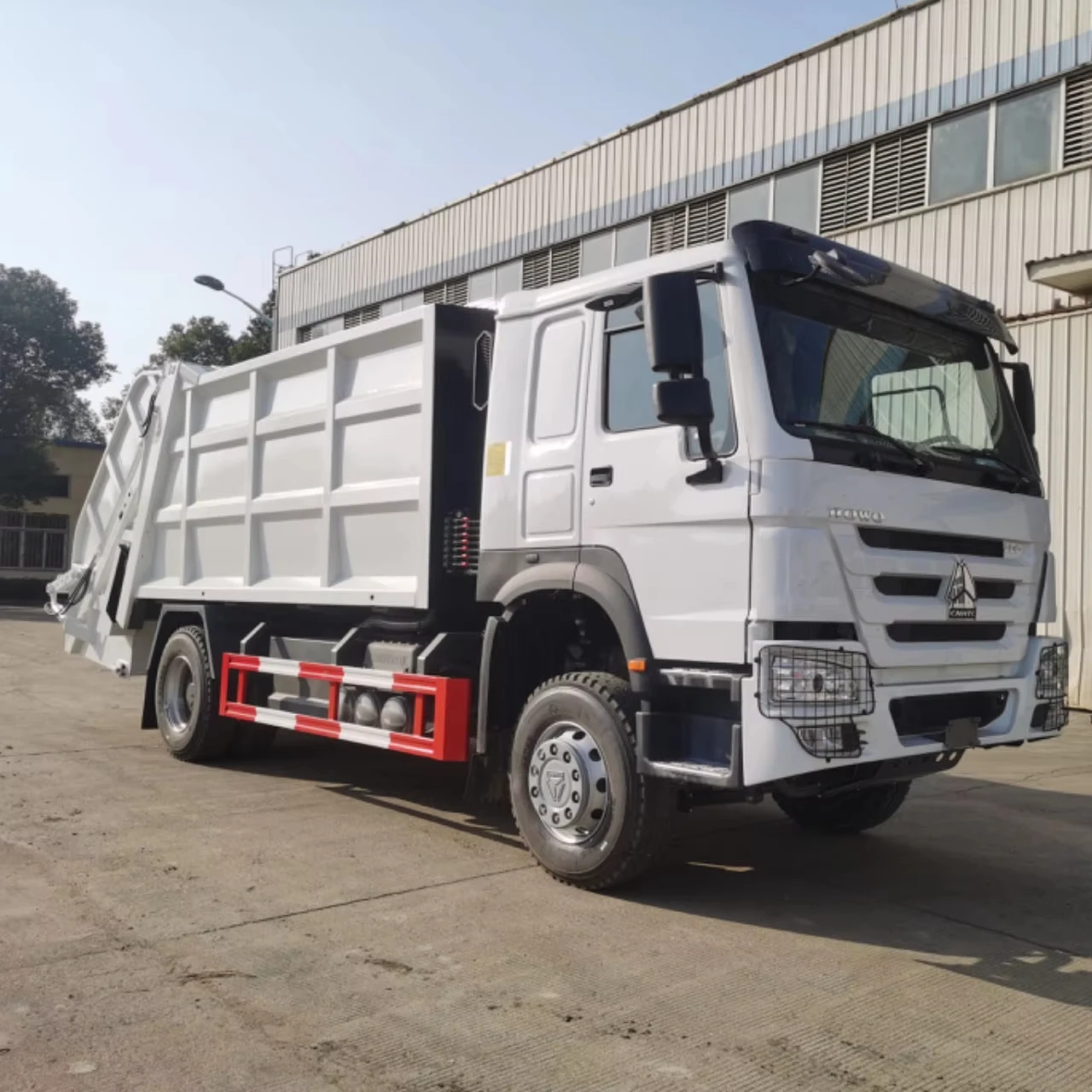 2024 мусоровоз SINOTRUCK HOWO небольшой 4x2 6*4 компримированный с дизельным двигателем LHD и RHD
