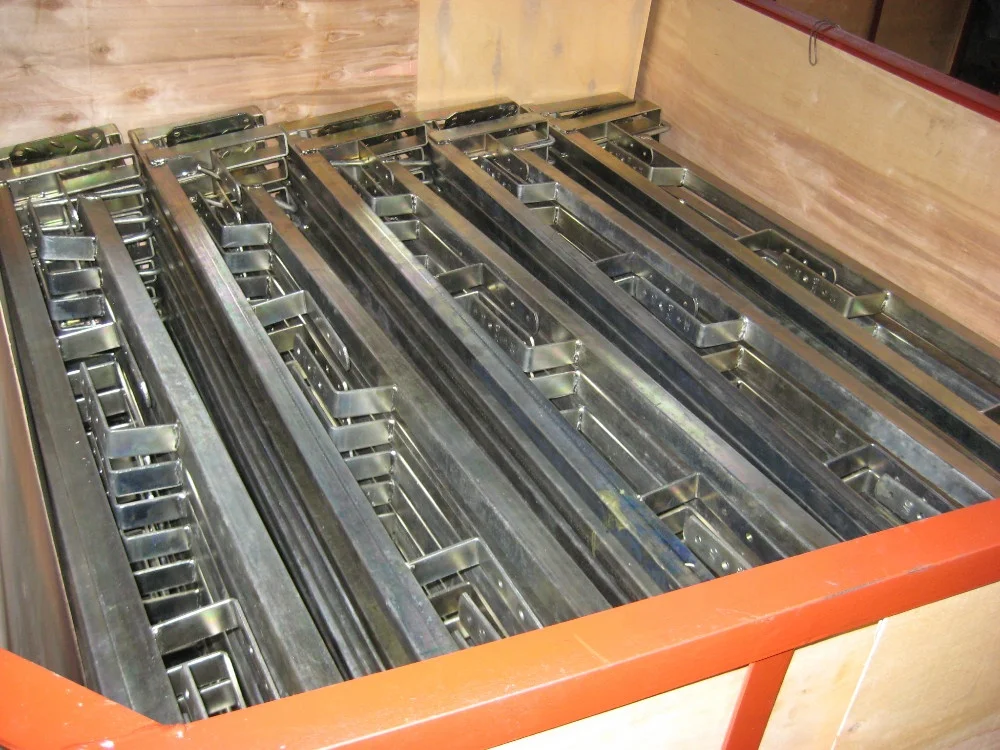 China adjustable manufactured screw parapet clamp