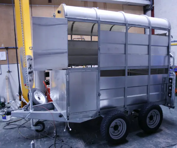 Прицеп для крупного рогатого скота 8X5X6
