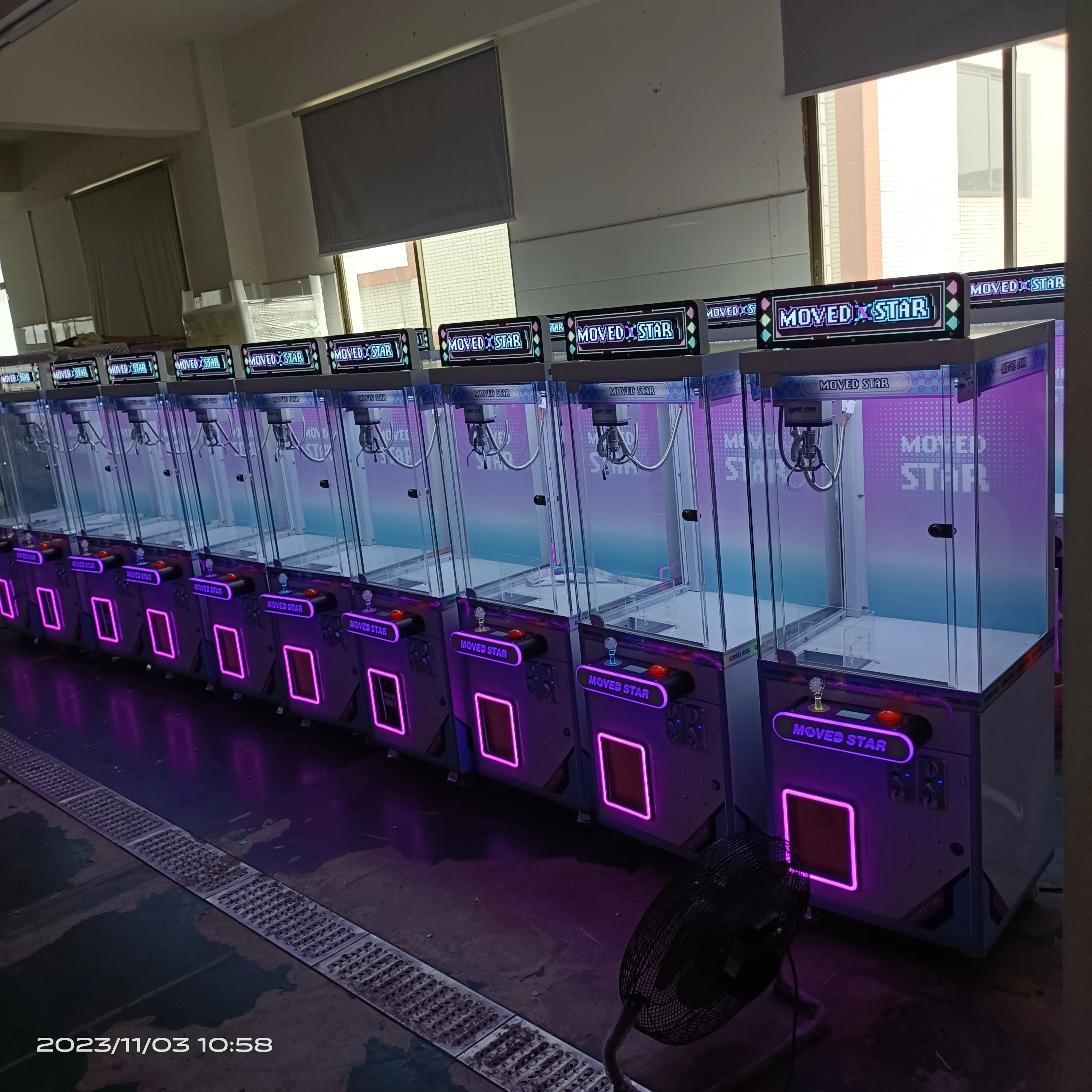 Neofuns Wholesale Amusement Coin Operated Games Cheap Doll Claw Crane Machine With Bill Acceptor