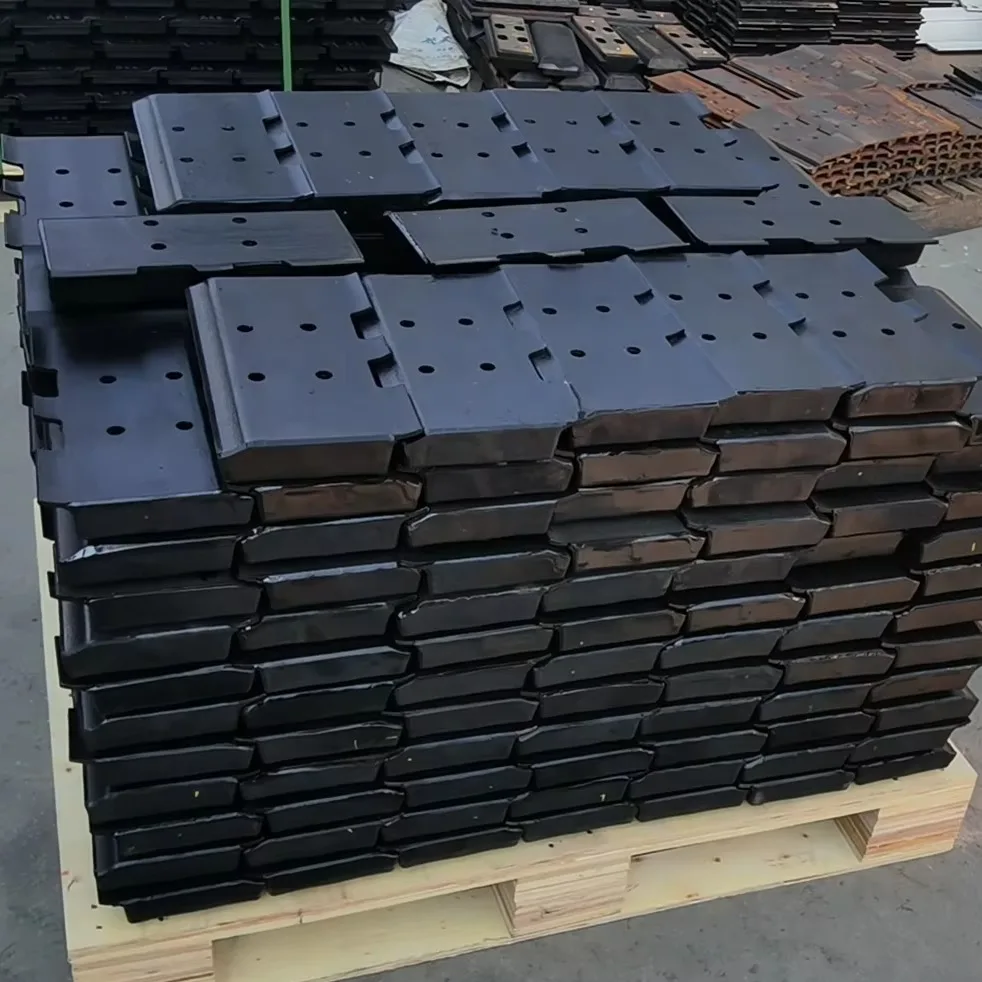 Factory hot sales  Paver Parts 300MM Caoutchouc de piste paver track pad  Shoe For  asphalt paver spare