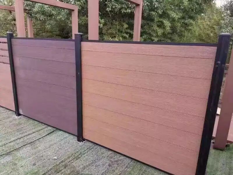 Wholesale Co-Extrusion Fence Panels Exterior Home Garden Outdoor Slat Wall Panel Sound-Proof Fence Panels