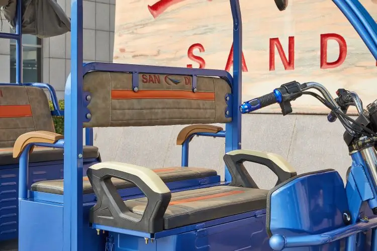 SD-010 Semi-Closed cabin mobility tricycle with steel roof adults used 3 wheel electric passenger tricycle