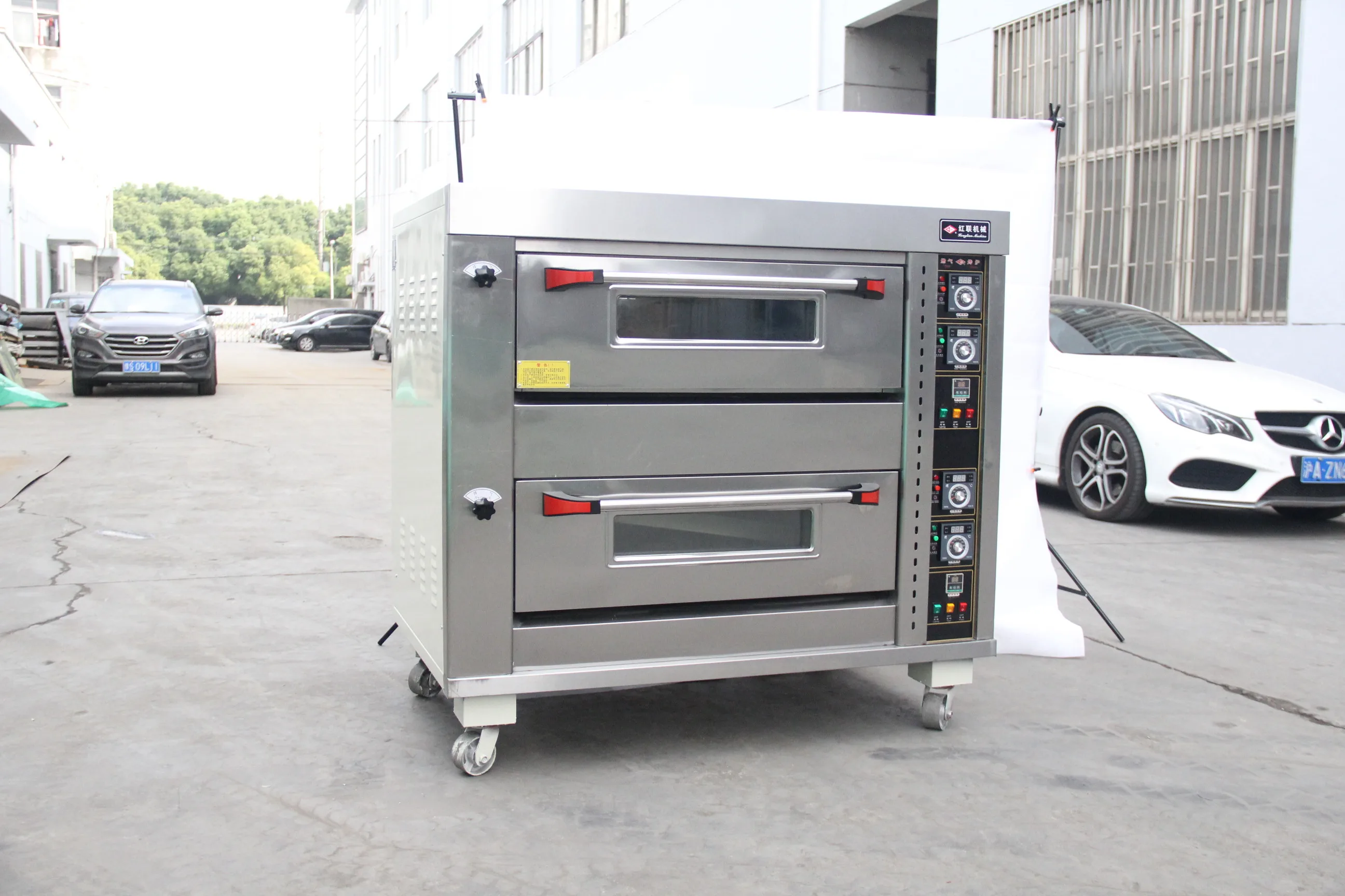 YXY-40 commercial good price  2 decks 4 trays gas oven  roasted for baking