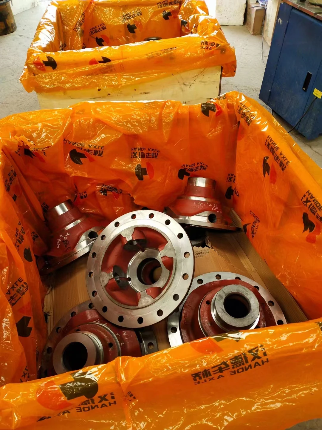 Truck Spare Parts inter-wheel differential housing Factory Price mining truck auto spare part