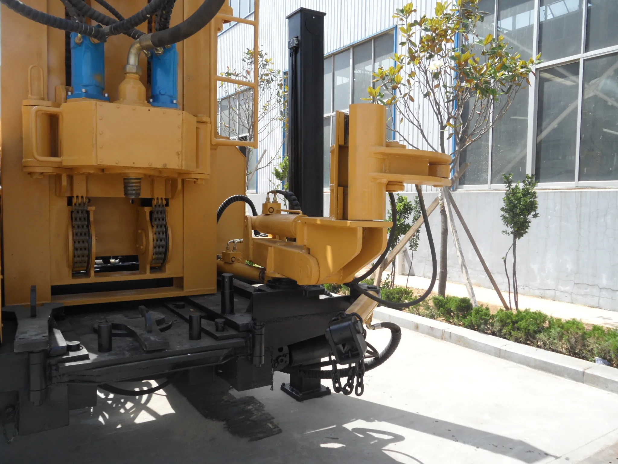 Глубокий гидравлический гусеничный DTH и Роторная Буровая Машина SL1100 для бурения скважин