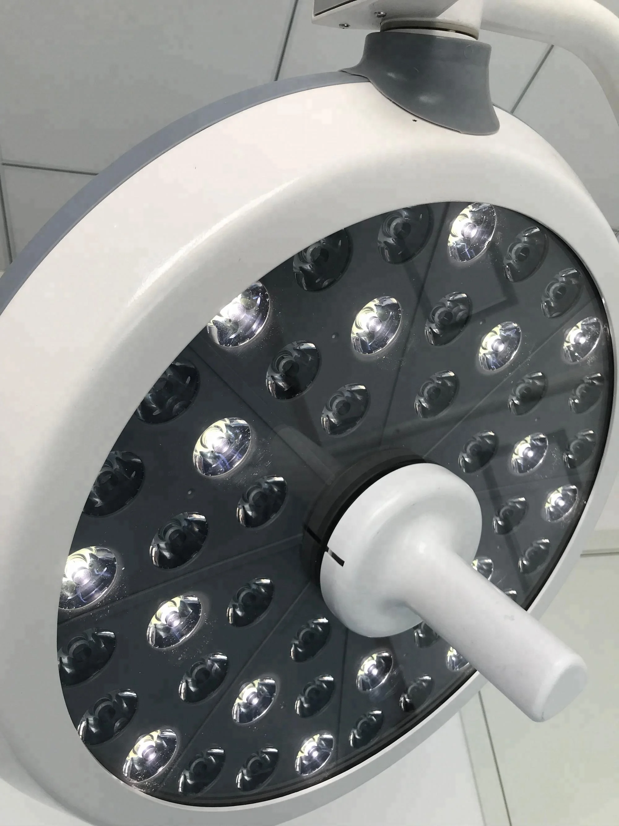 Single Ceiling LED Surgical Examination Light for veterinary surgery