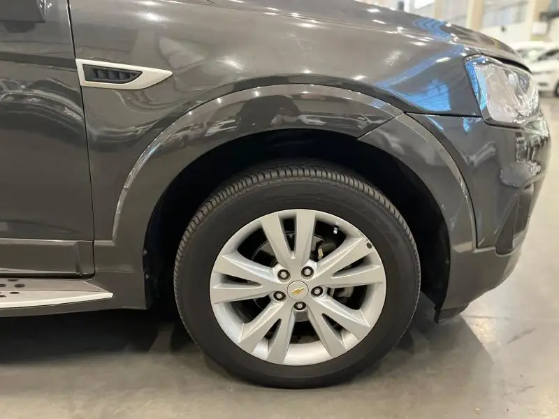 Купить здесь Chevrolet Captiva Premier 7-местный 1 5 P по адресу MY2022 белый готов к экспорту всему миру