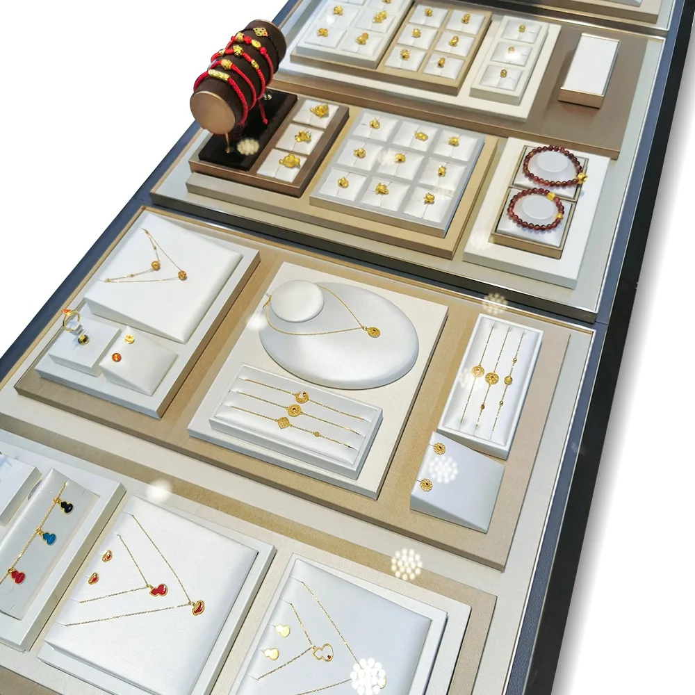 Beige Jewellery Display Stand Props Custom Luxury Leather Bangle Pendant Ring Jewelry Display Set