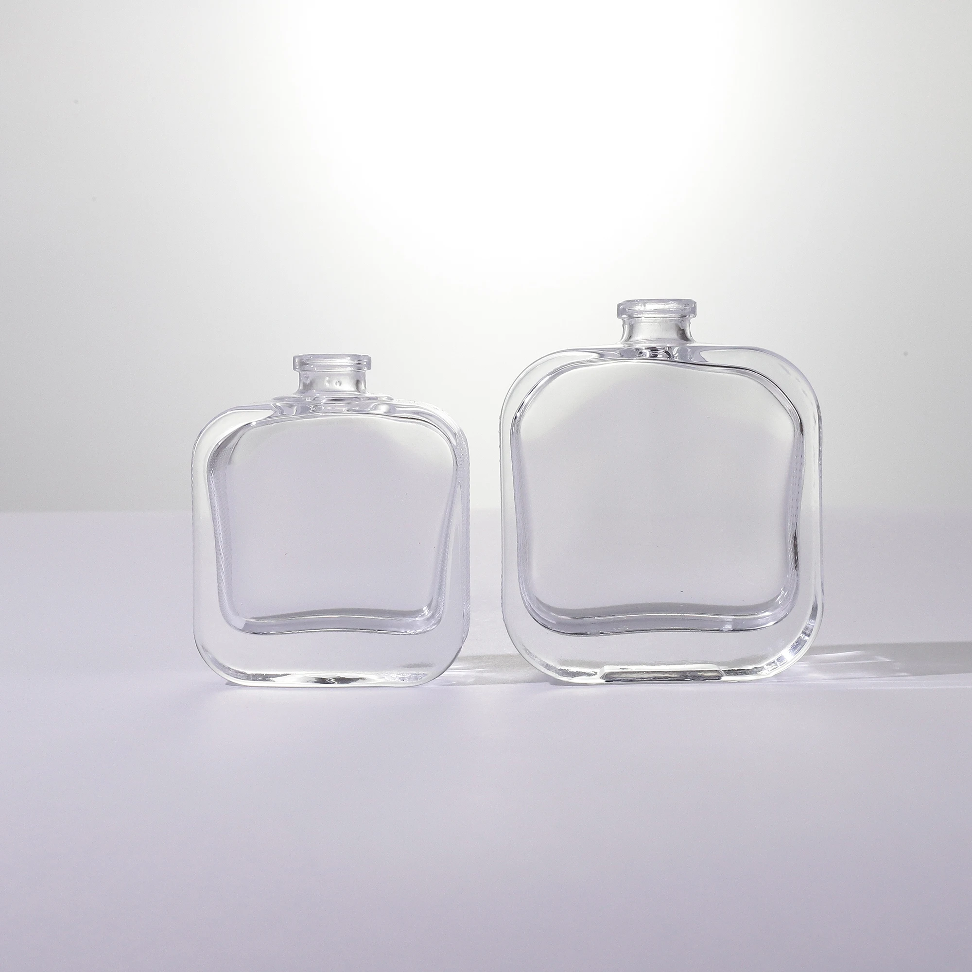 Bulk Orders Fast Shipping Glass Perfume Bottles (30ml, 50ml, 100ml) with covers and Sprayers