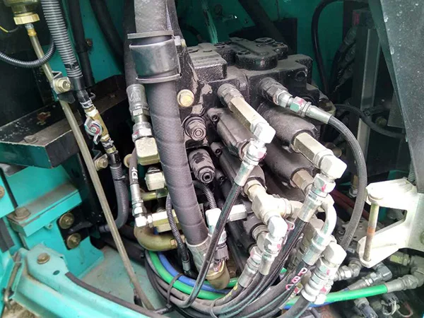 used Japanese 13.5T kobelco SK135 micro excavator kobelco used excavator 13.5ton kobelco sk135 Mini digger for sale