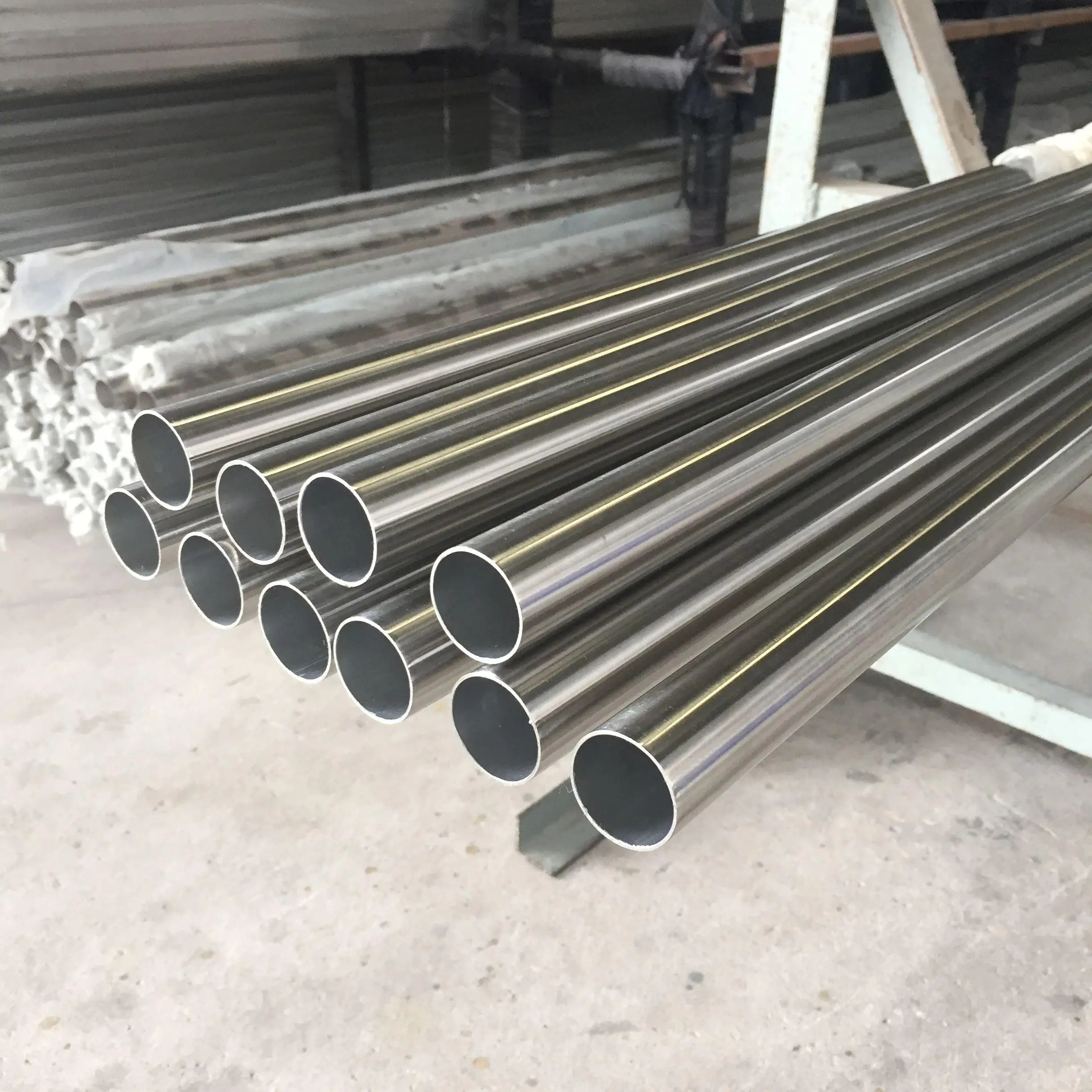 China manufacturers 304 316 stainless steel pipe/tube price list