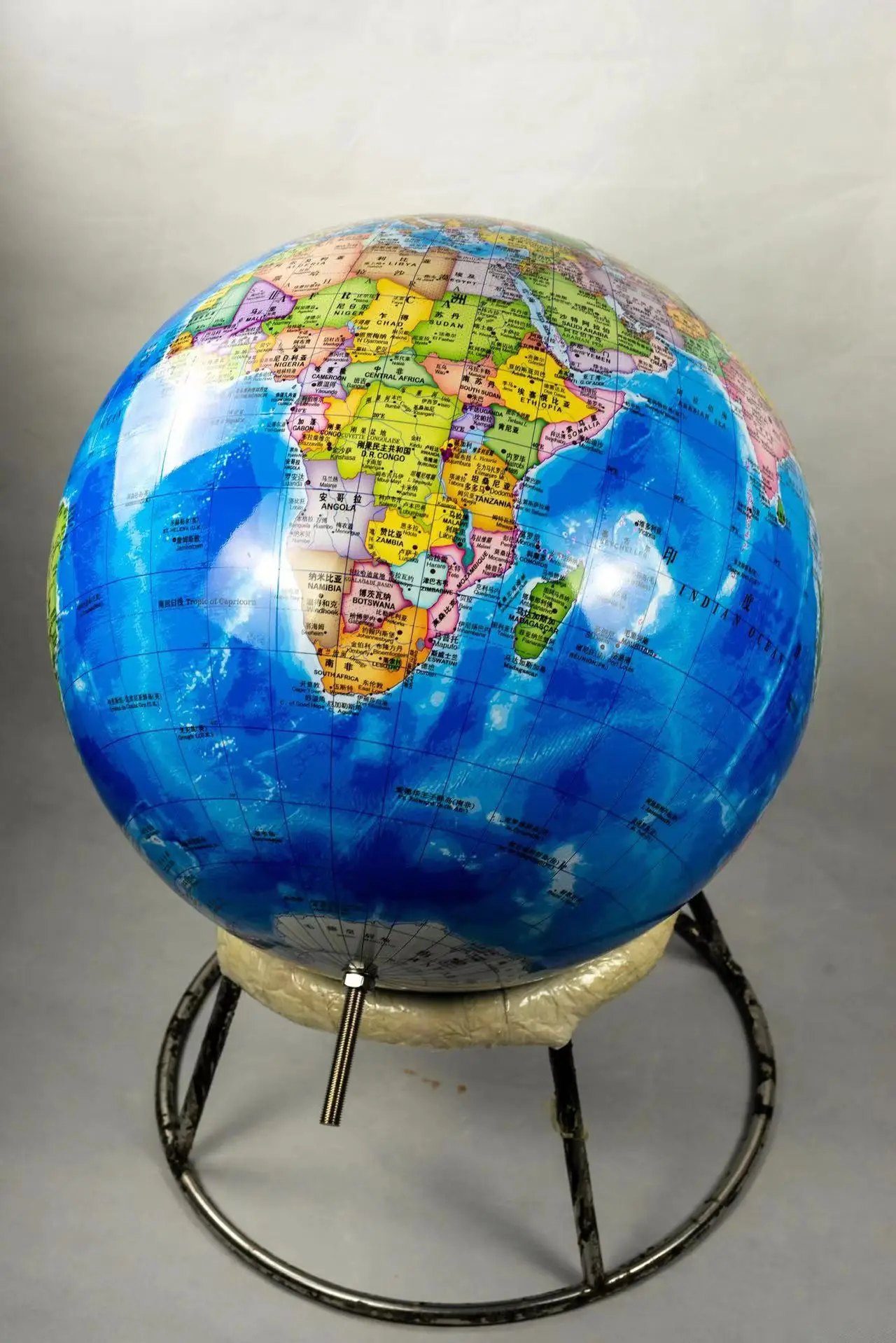 2022 Hot new wood plastic seamless globe for children and adults toys, crystal type various super large outdoor globe,