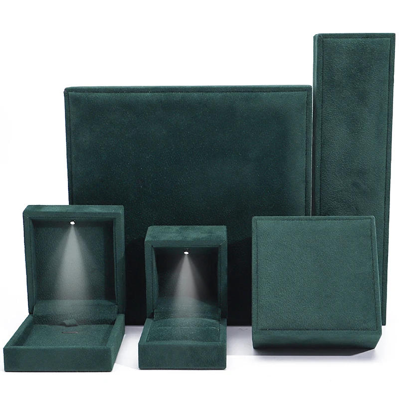 Hanhong wholesale luxury jewellery packaging box can print logo green velvet with light velvet led necklace jewelry ring box
