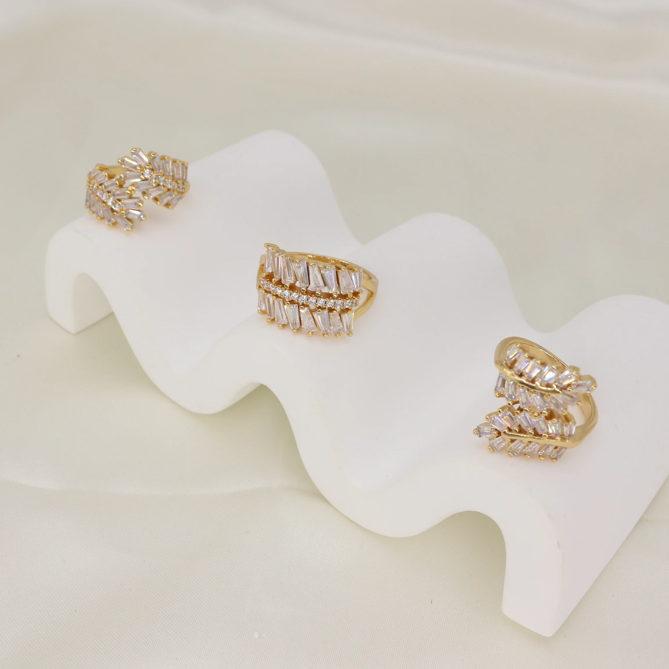 Wholesale Price Factory Supply Adjustable Gold Plated Baguette Stone Jewelry Ring Zircon Wedding Rings For Women