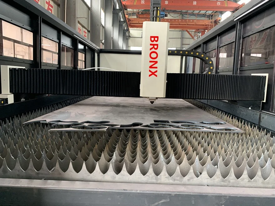
CNC sheet metal fiber laser cutting machine 