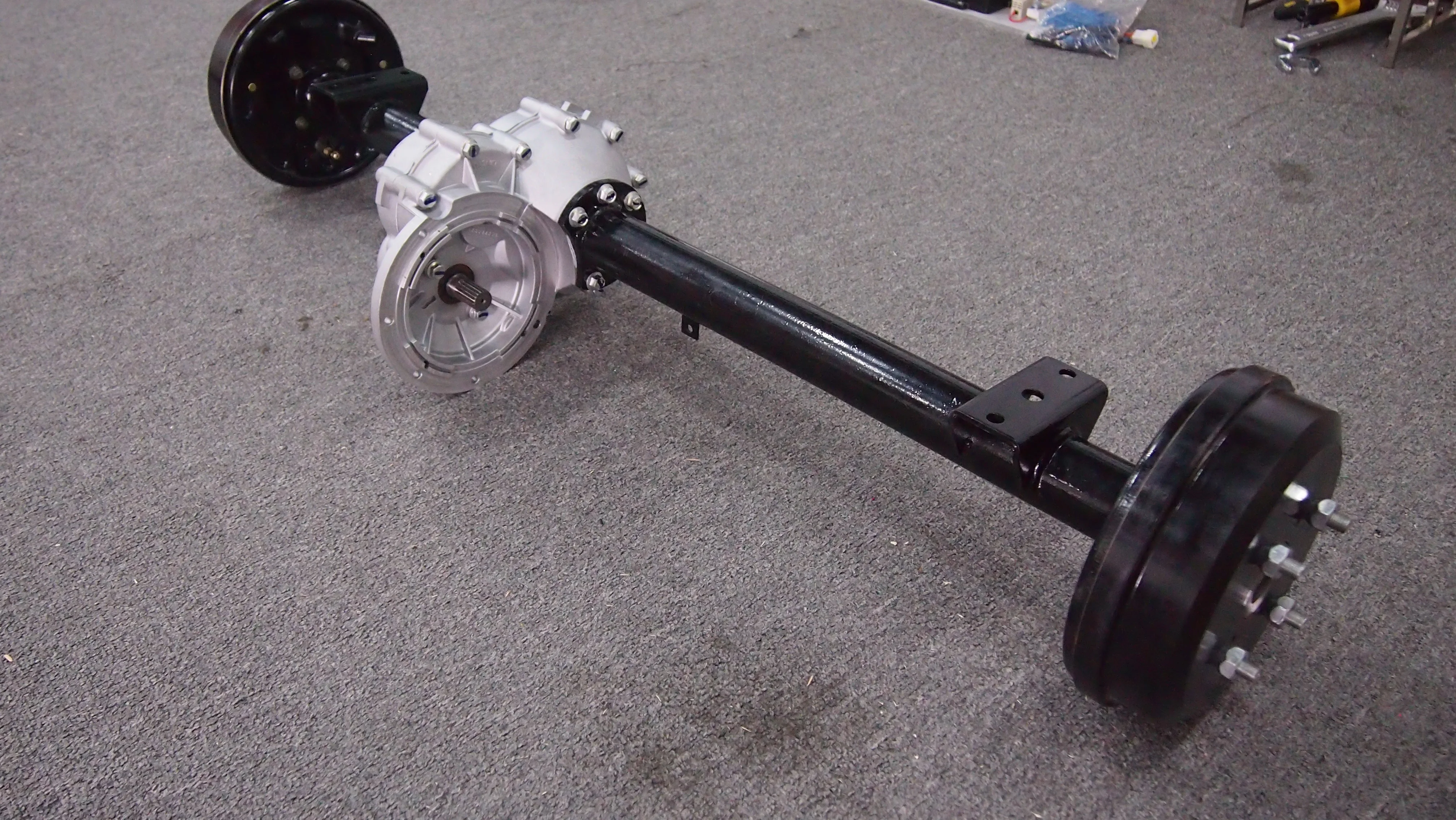 Differential electric vehicle transmission