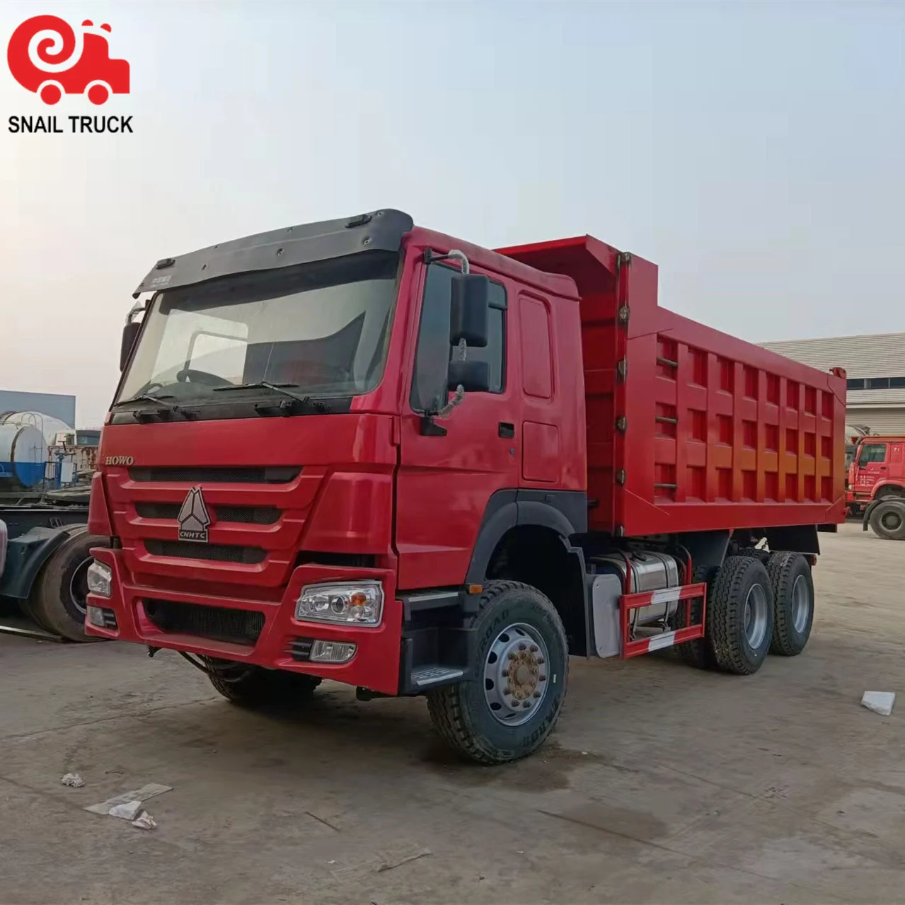 chinese RHD or LHD Sinotruk HOWO375 HP 371HP Used 6X4 8X4 Dump Truck with crane 40ton Heavy Tipper Truck sale in africa