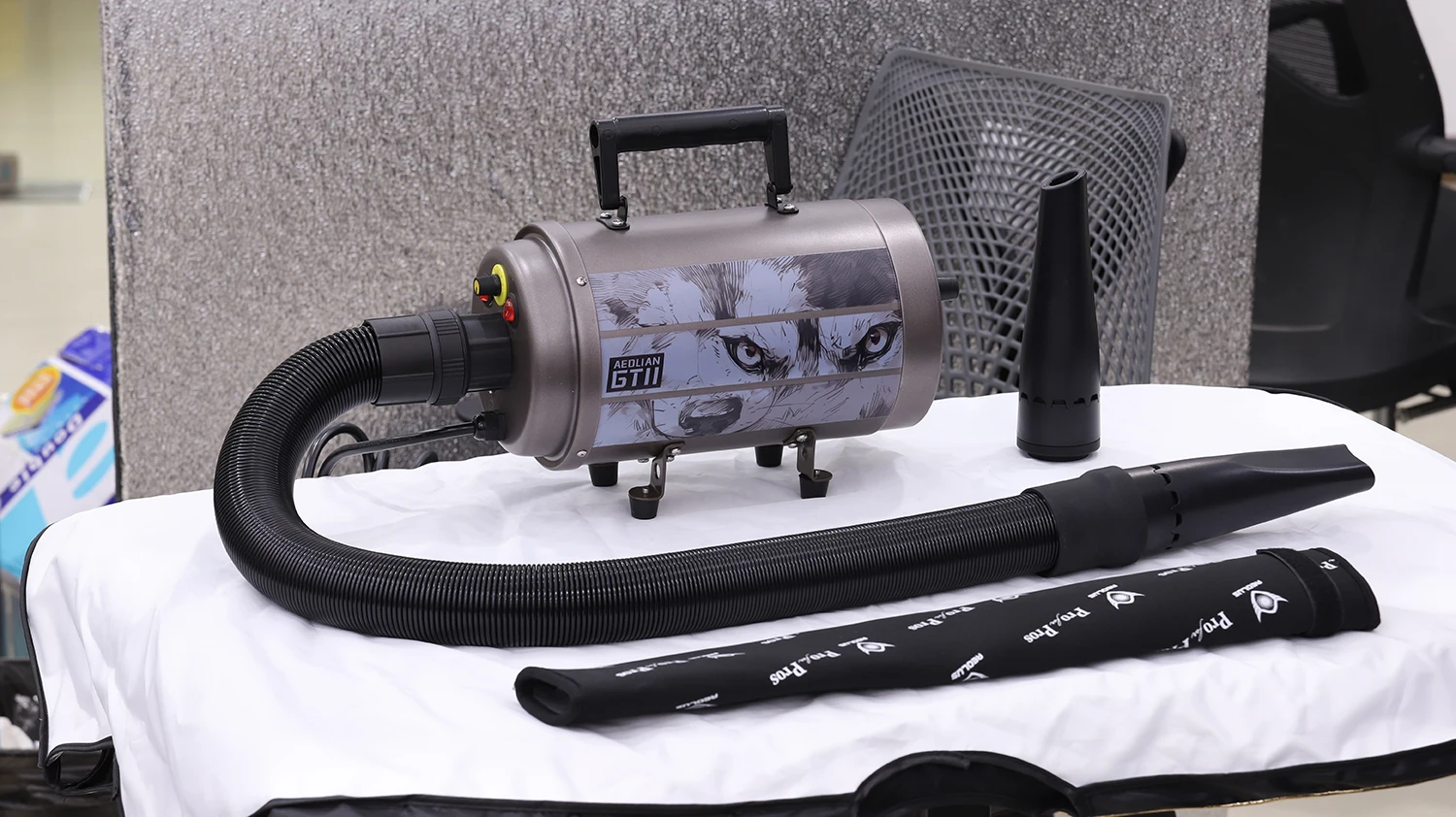 Adjustable wind speed/temperature High power fast drying pet hair dryer Novelty Designed AMETEK motor Pet bath blower