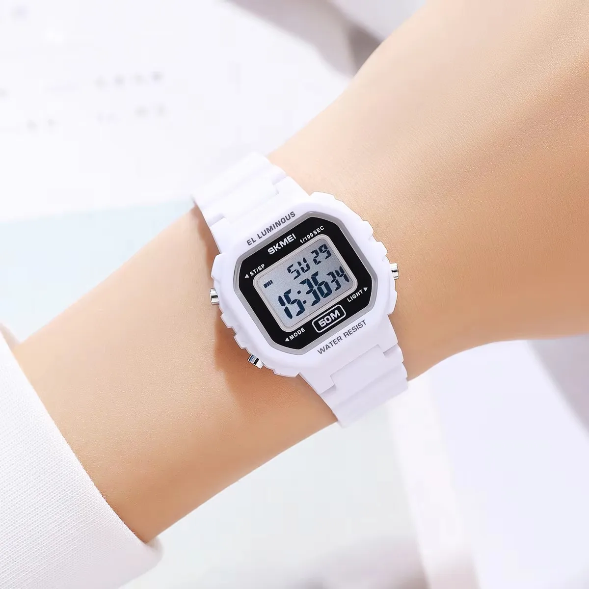 Skmei 2326 Unisex Electronic Watch 50m Water Resistant Sport Style Alarm Multifunction Digital 12/24 Hour Clock EL Light Watches