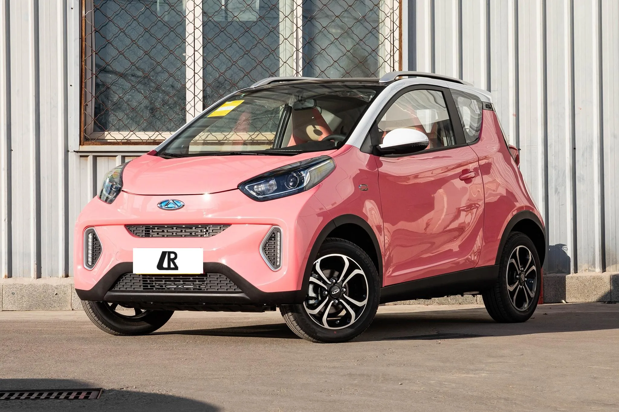 QiRui Mini Ev 100km/h Lithium Battery Smart Car Mini 2022 High Speed Electric New Car