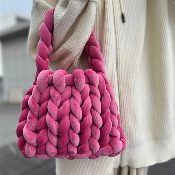 2023 New Arrival Fashion Cozy Tube Yarn Braid Handbag Handmade Knit Mini Handbags