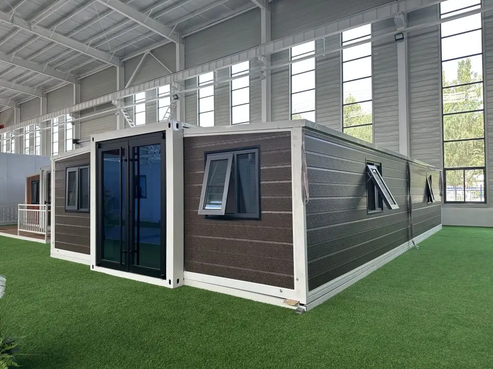 New Design Backyard Parking Mini Home Mobile Hotel Foldout Container House