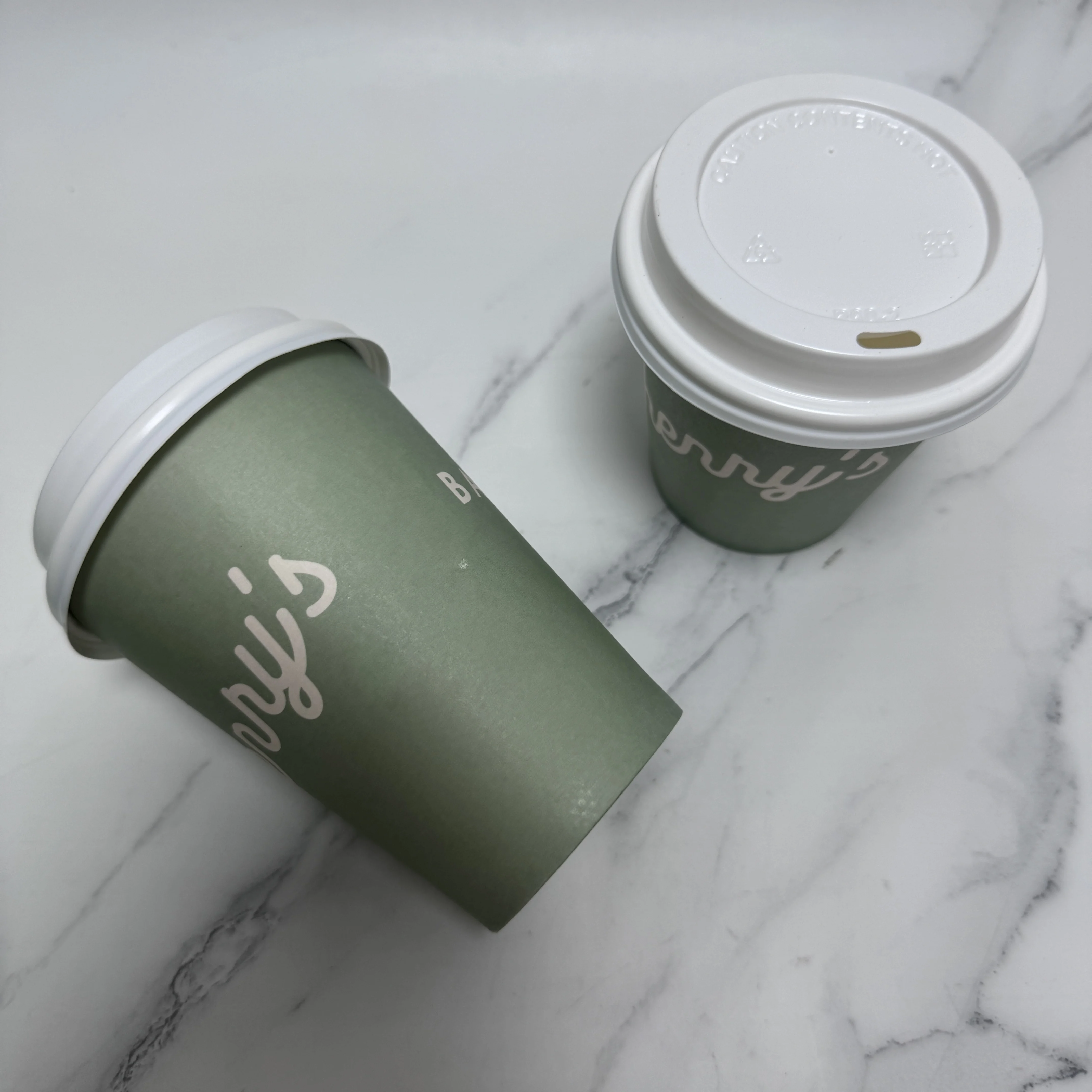 Custom Single Layer Paper Hot Coffee Cup Drinks Packaging Cups With Plastic Cover